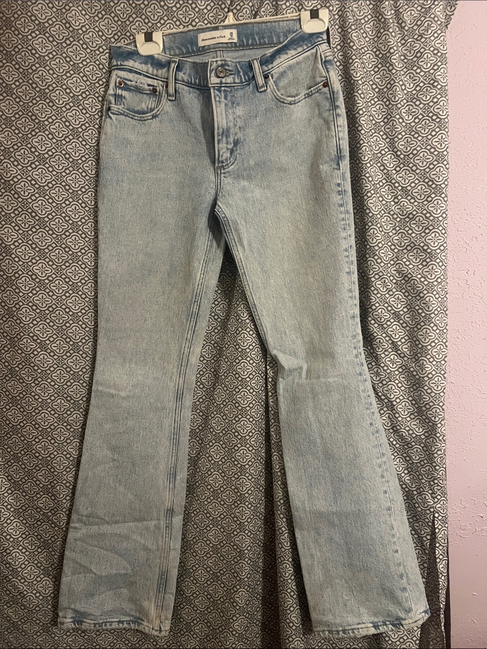 Light Wash Women's Low Rise Jeans